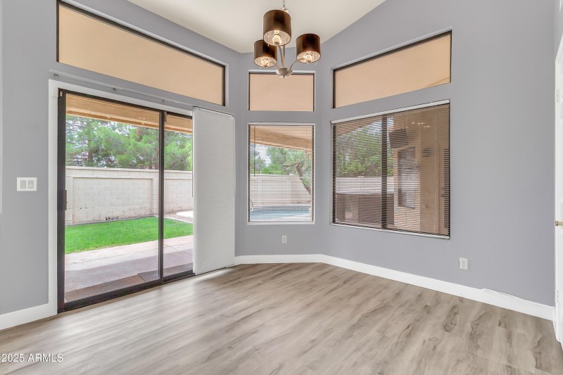 205 E Stacey Ln-5