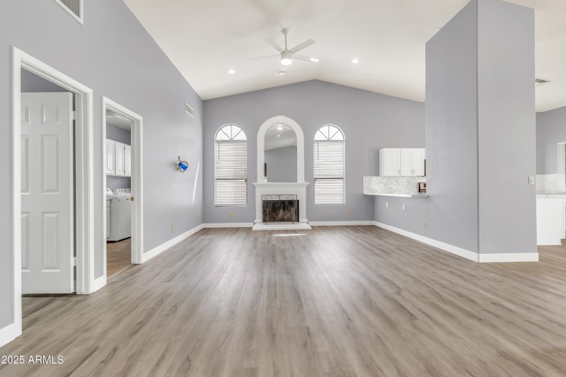 205 E Stacey Ln-8