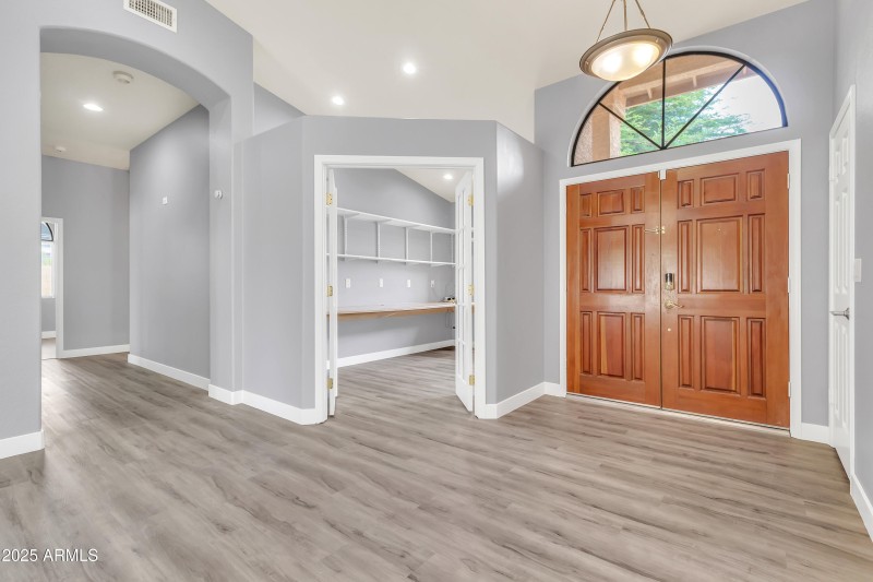 205 E Stacey Ln-10