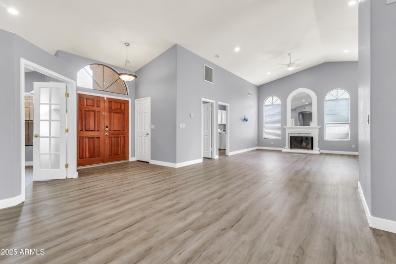 205 E Stacey Ln-11