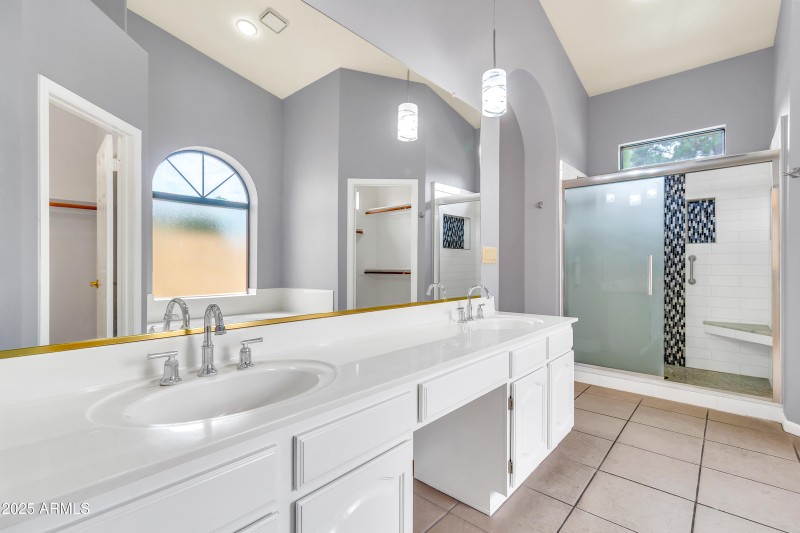 205 E Stacey Ln-17
