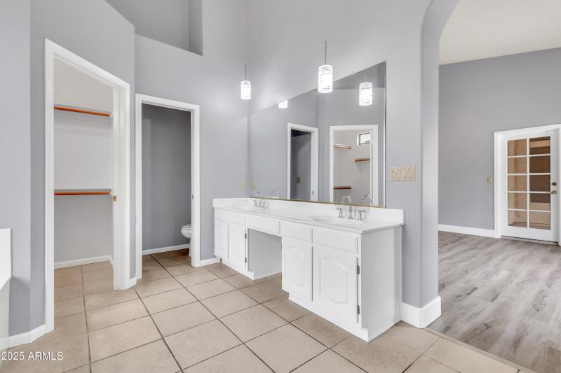 205 E Stacey Ln-19