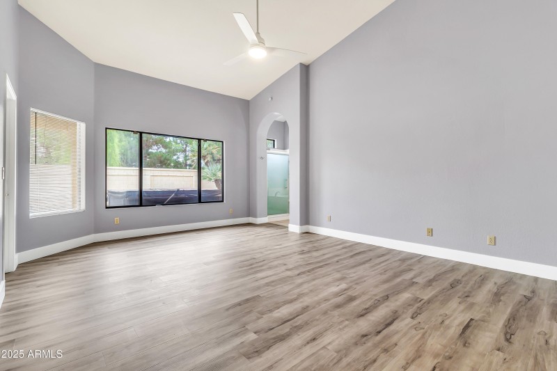 205 E Stacey Ln-23