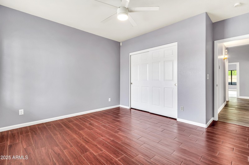 205 E Stacey Ln-24