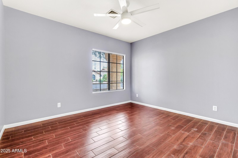 205 E Stacey Ln-25