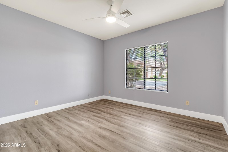 205 E Stacey Ln-30