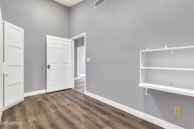 205 E Stacey Ln-32