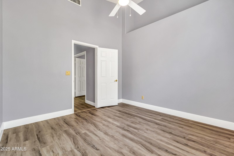 205 E Stacey Ln-34