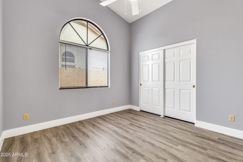 205 E Stacey Ln-35