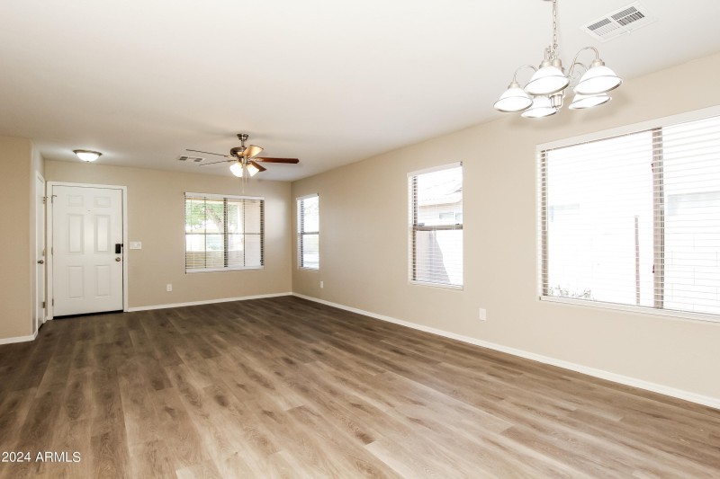 018-photo-living-room-11963966