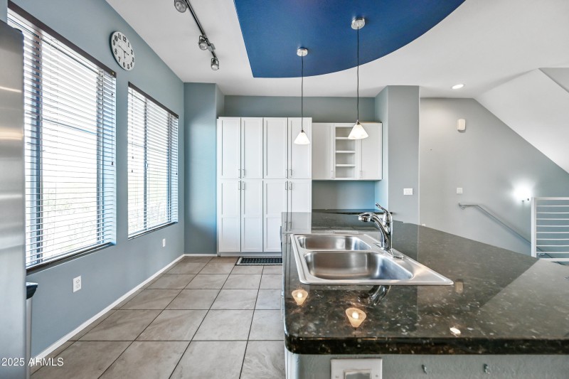 15-6745N93A1158-ocupix