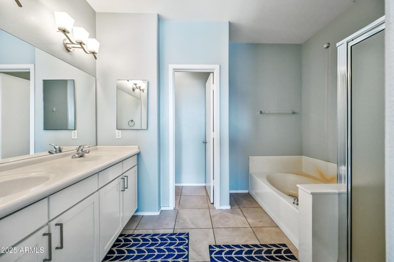 21-6745N93A1158-ocupix