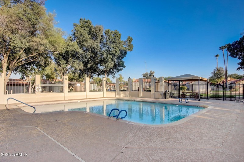 34-web-or-mls-E Forge Ave-034