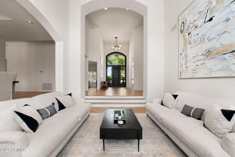 Living/Foyer