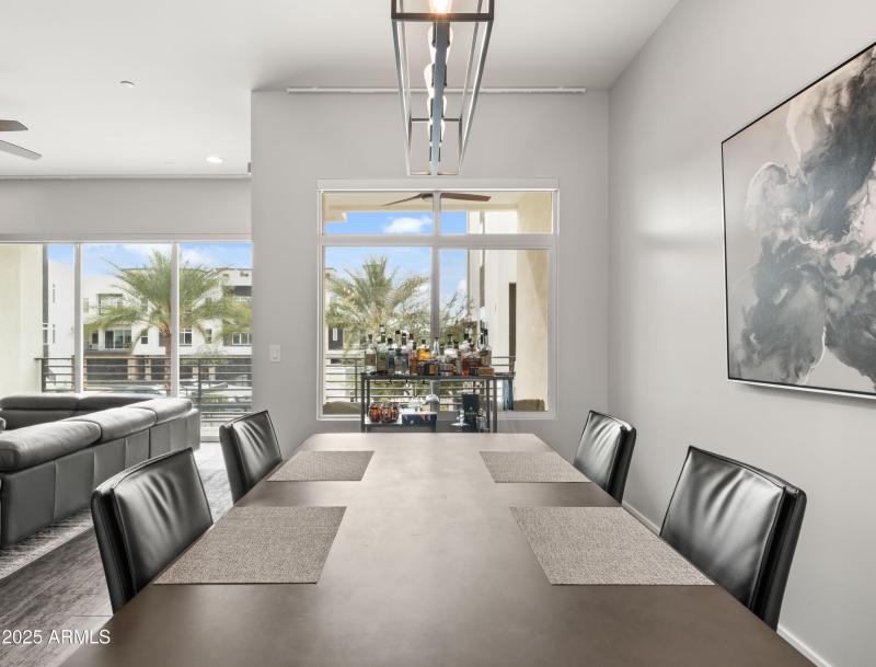 Dining/balcon
