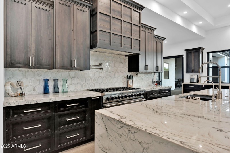 21-web-or-mls-3939-w-fox-rd