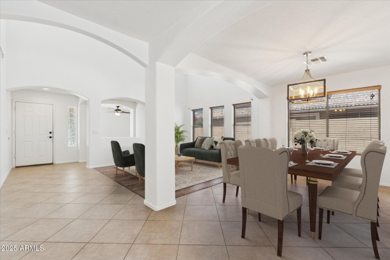 ENTRY/FAMILY/DINING