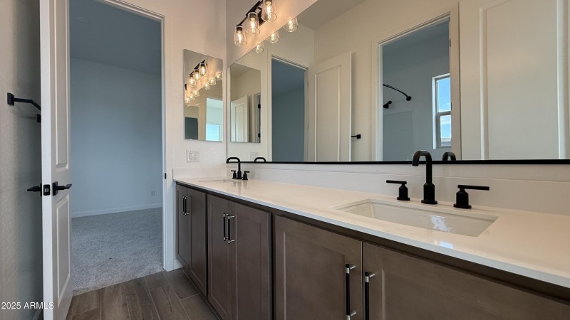 08 - Bathroom 2
