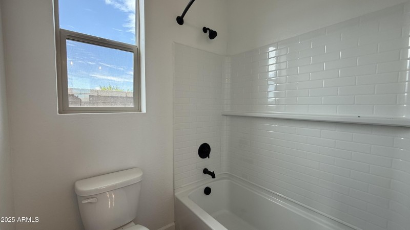 09 - Bathroom 2