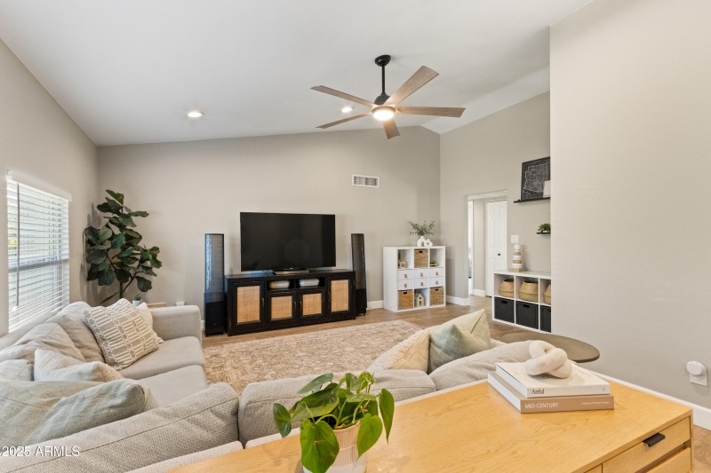 6833 E Kelton Ln, Web Ready (8 of 40)