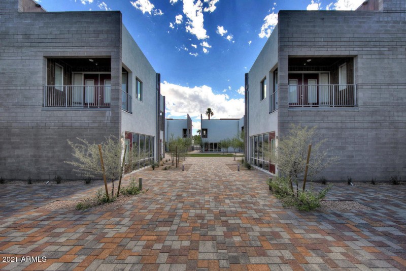 20161111212513334633000000-o