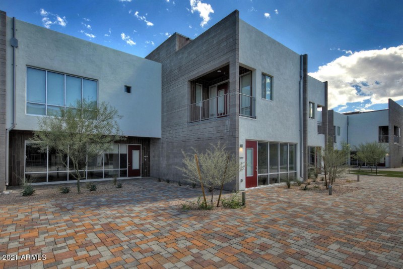 20161111212513835173000000-o