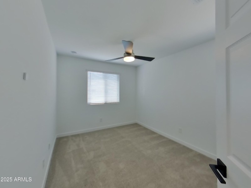 4_pc_C8iquvssy8_3BWQg3qJ9T_layout_1