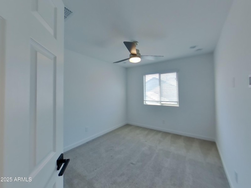 18_pc_eAjw2CpxtD_RfoqyOIqMW_layout_1