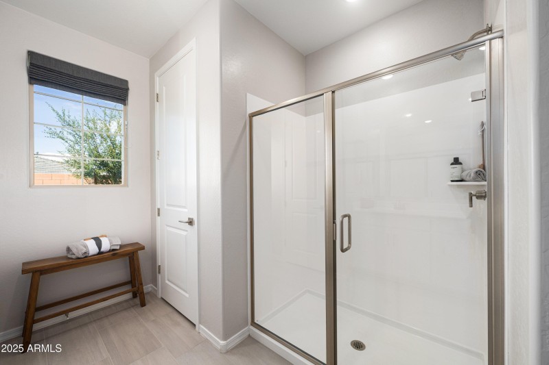 16-22808-E-Round-Up-Way-16