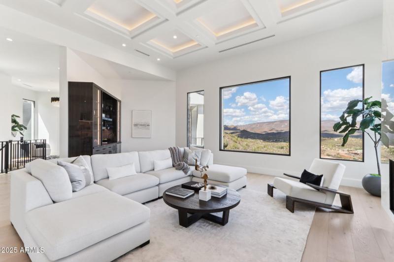 8-web-or-mls-E Lone Mountain Rd-S1009-00