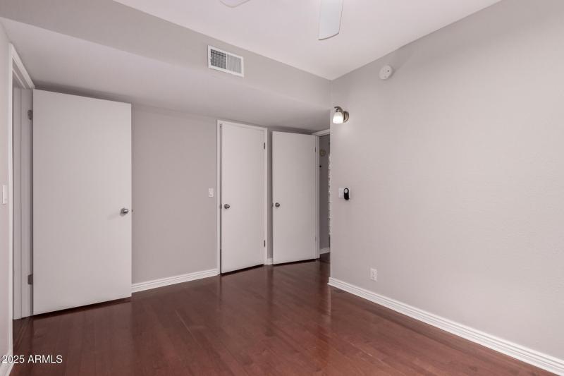 middle bedroom