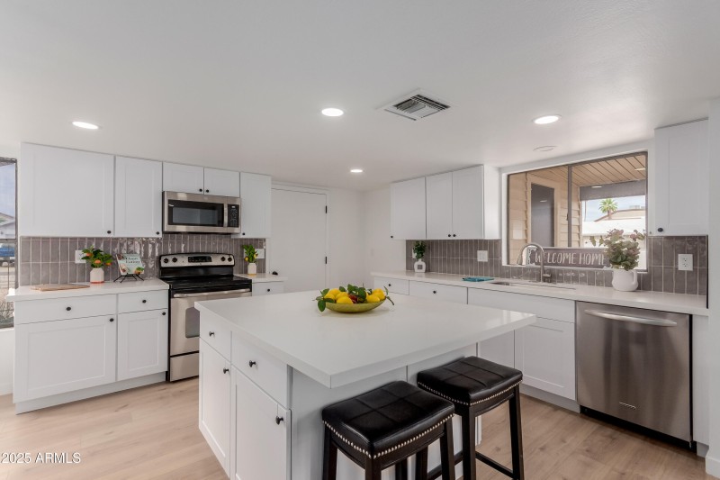 KITCHEN ISLAND