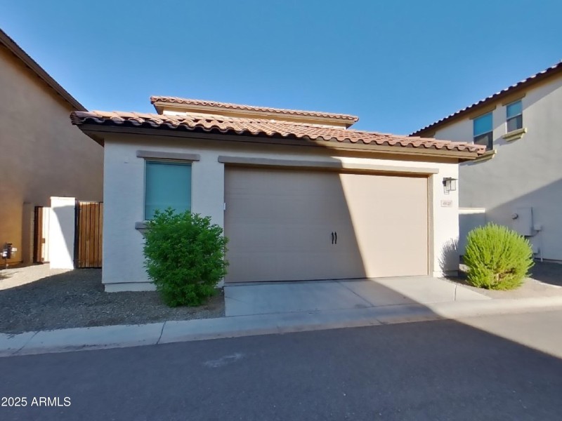 17_pc_c0SjymfySa_bMo6qnLGs8_center_0