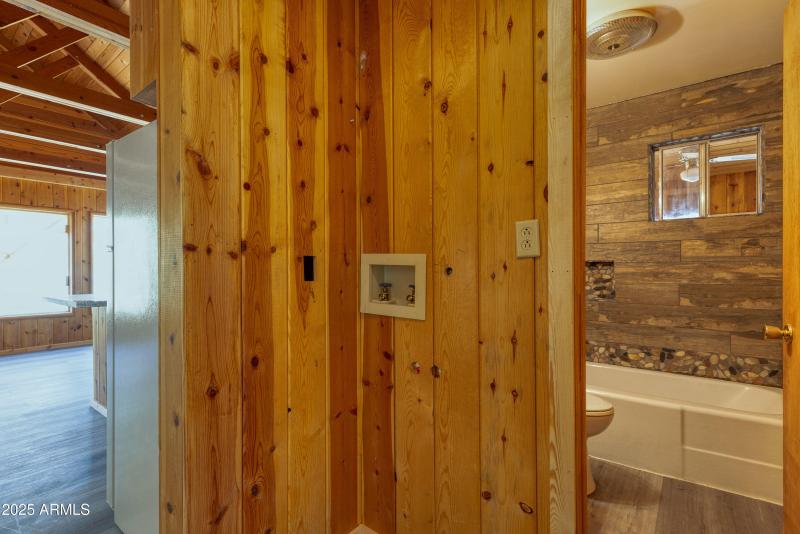 Hall/Laundry