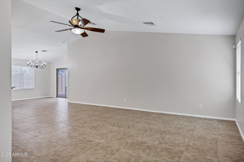2943 E Mead Dr-6