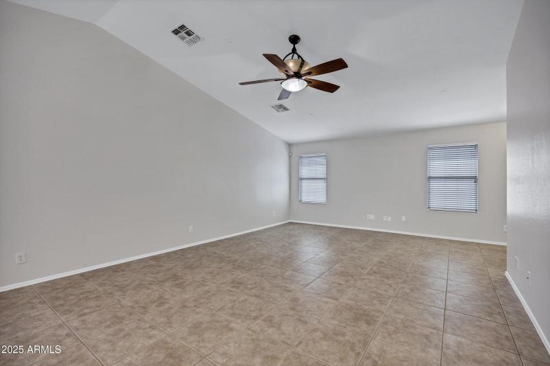 2943 E Mead Dr-8