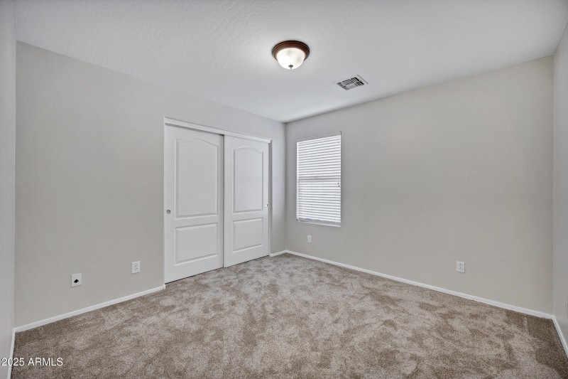 2943 E Mead Dr-18