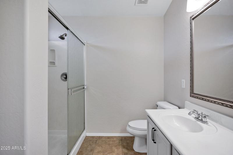 2943 E Mead Dr-27