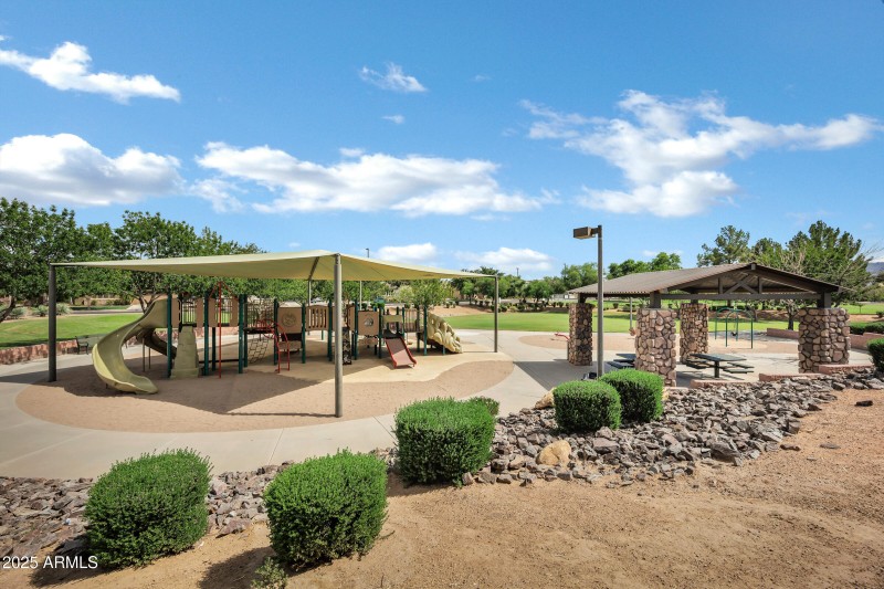 2943 E Mead Dr-35