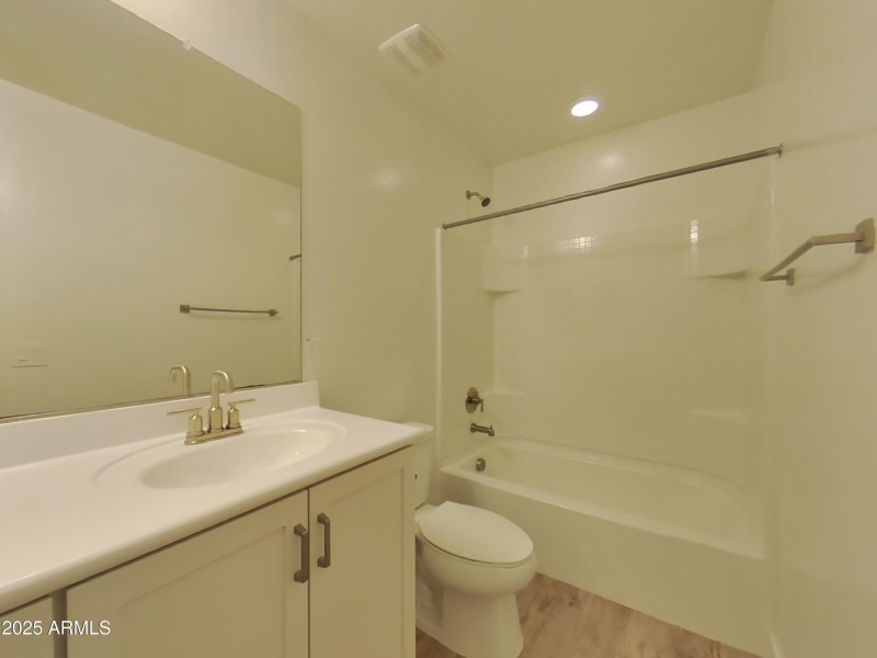 13_pc_tYlXTT2MEQ_gyaarTbC5E_layout_0