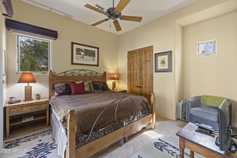 100-Bedroom #3