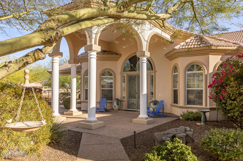 Gorgeous Entry