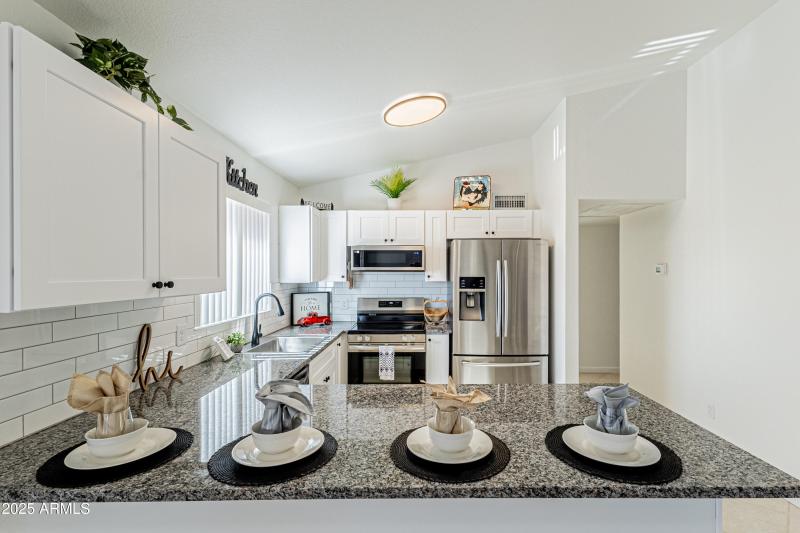 1626 N Pinnule Kitchen