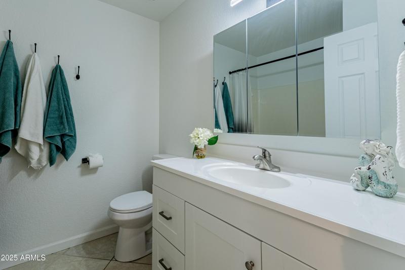 1626 N Pinnule Hall Bath