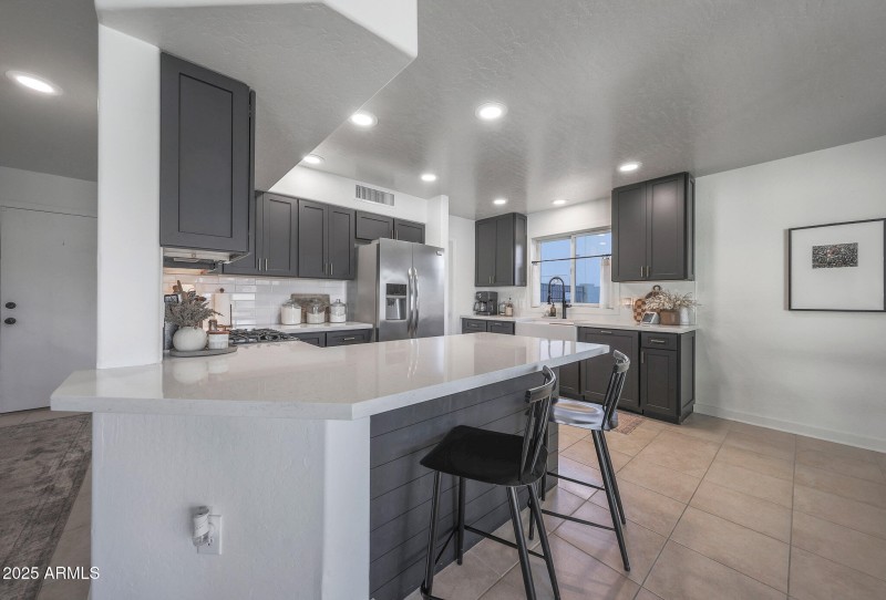 Modern kitchen and breakfast bar