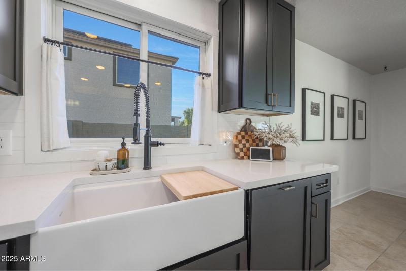 Extra-large farmhouse sink
