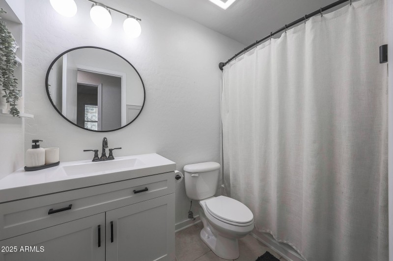 Upstairs hall bath