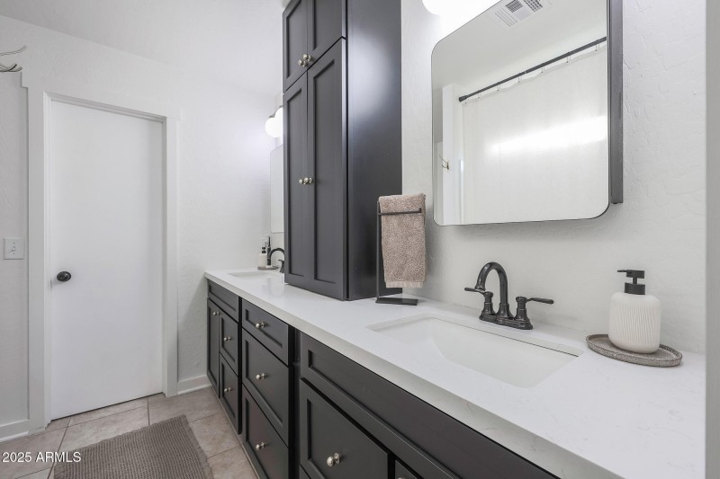 Gorgeous primary suite