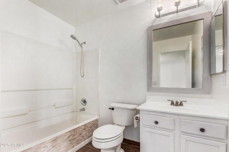 de33e1a8e63464bb9d4cfd19af086a6b