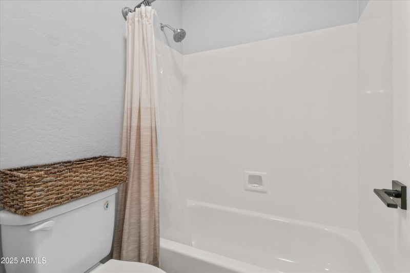 Guest bathroom 2